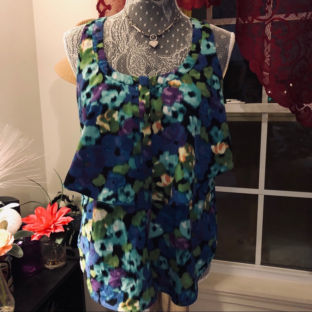 💙CYNTHIA STEFFE💙 Floral Sleeveless Top